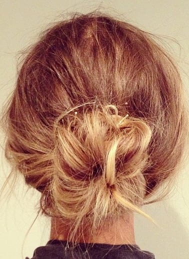 Featured image of post Chignon Facile Cheveux Court Pour une soir e ou pour aller travailler le chignon est id al pour tous vos looks