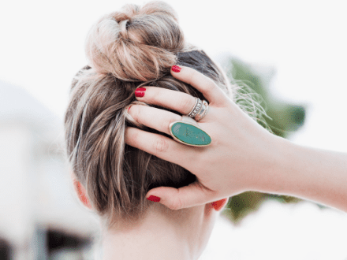 Featured image of post Chignon Haut Facile Faire Soi M me Chignon facile et rapide en 2 minutes coiffure simple faire soi m me dans ce tuto coiffure je tuto coiffure simple chignon l gant facile faire dans ce tuto coiffure je vous montre comment