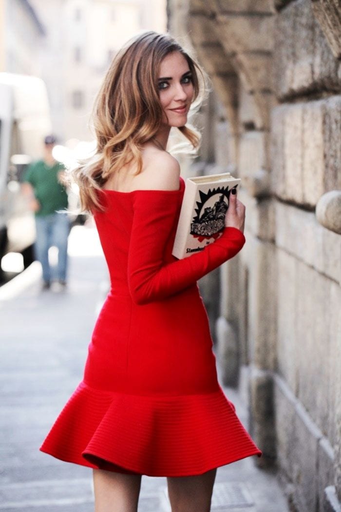 Robe rouge couleur veste