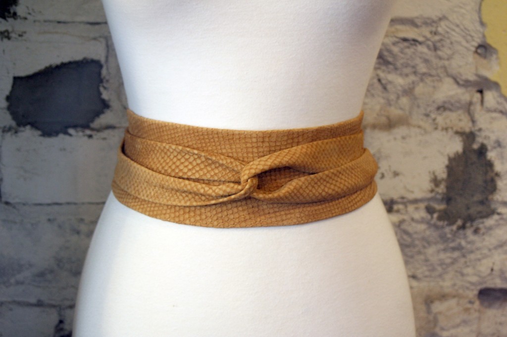 ada belt enceinte bien habillée