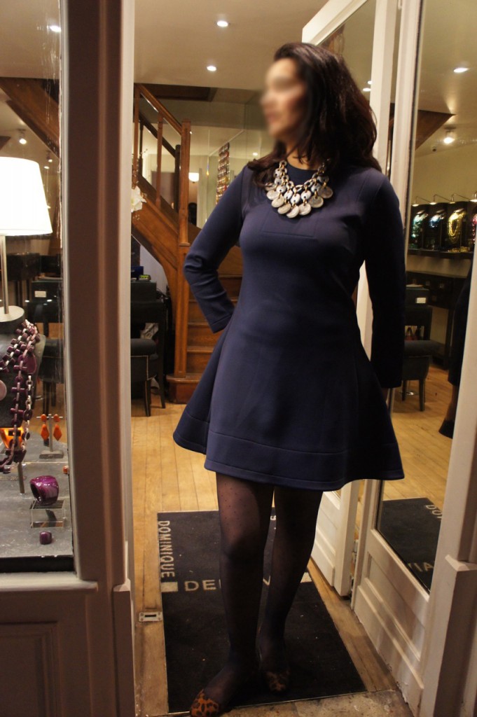 linda robe bleue