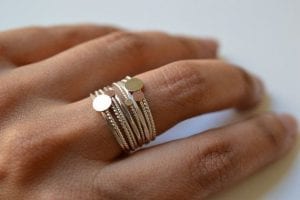 bague look main or rose