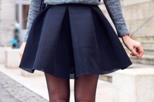 porter la jupe patineuse bleu marine