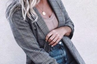 Comment porter la jupe en jean ?