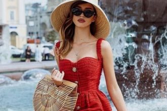 5 idées de tenues pour bien porter le rouge en été