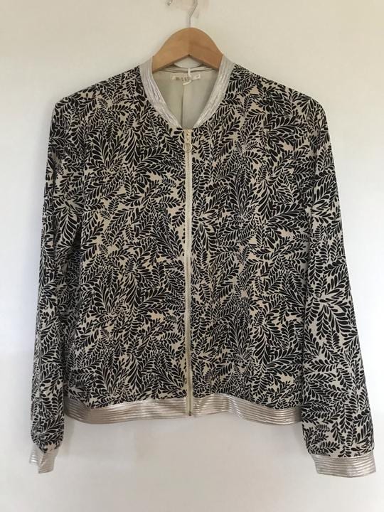 Blouson à motifs au printemps