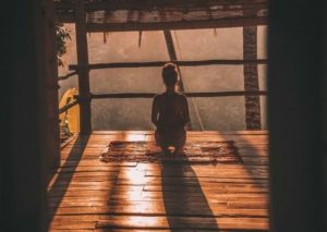 femme méditation yoga