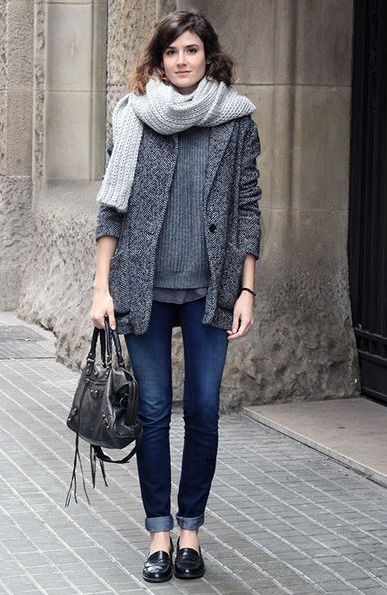 Le style classique crée une base solide pour vous habiller