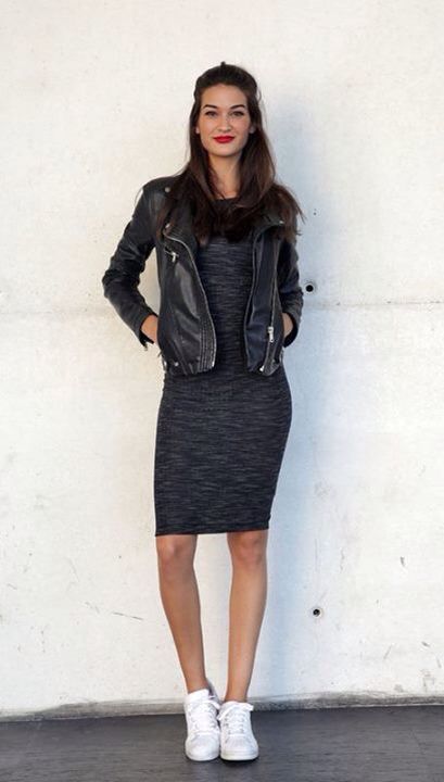 Robe style décontracté avec blouson et sneakers