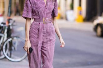Les 7 vêtements que possèdent les femmes les plus stylées