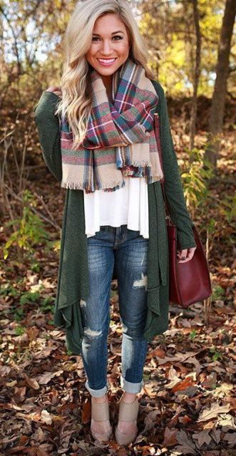 Couleurs basiques et couleurs fortes ont encore toute leur place en automne