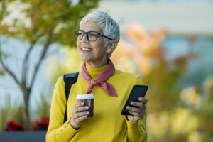 look moderne femme 60 ans