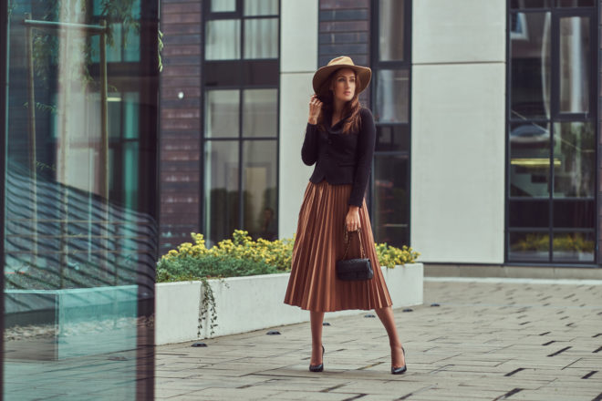 Comment bien porter la jupe midi au printemps ?